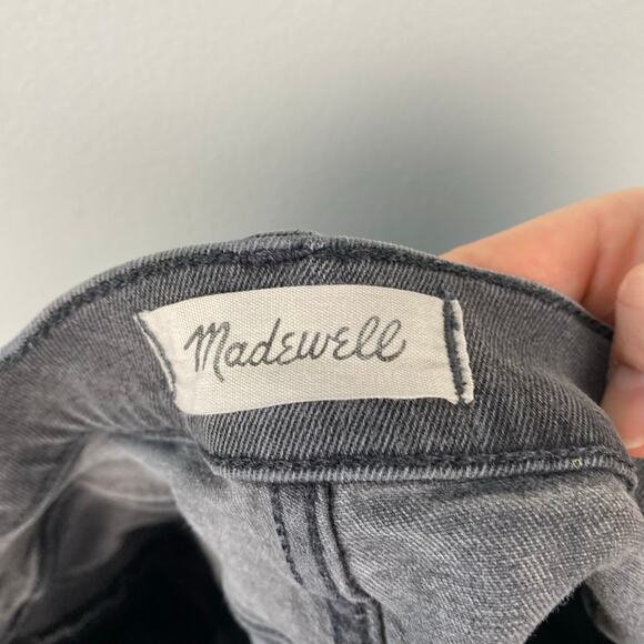 Madewell High Rise Denim Shorts Stretch Fitted Through Hips & Thigh Raw Hem 26 - Picture 7 of 10